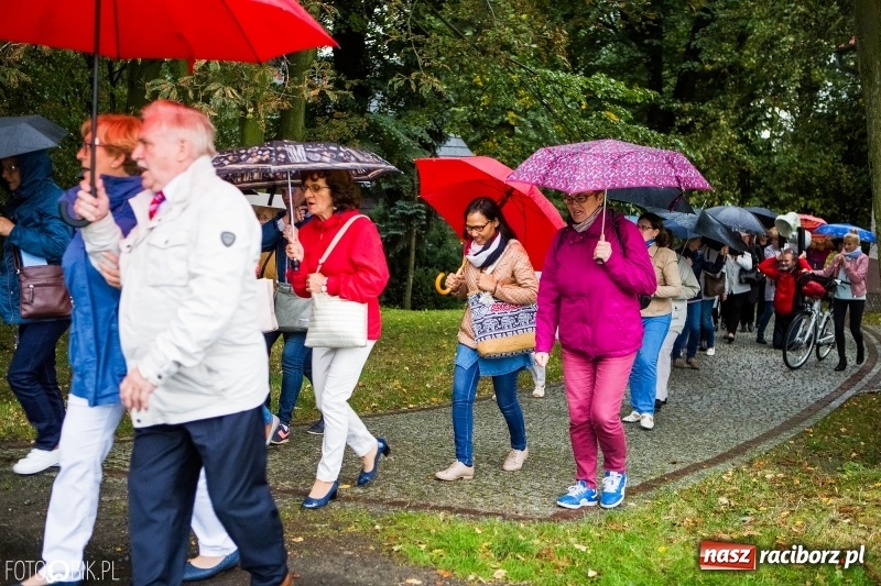 Zdjęcie w galerii na portalu naszraciborz.pl: Pierwszy dzień obchodów 750-lecia Pietrowic Wielkich oraz 350-lecia kościółka pw. św. Krzyża wiadomości z regionu
