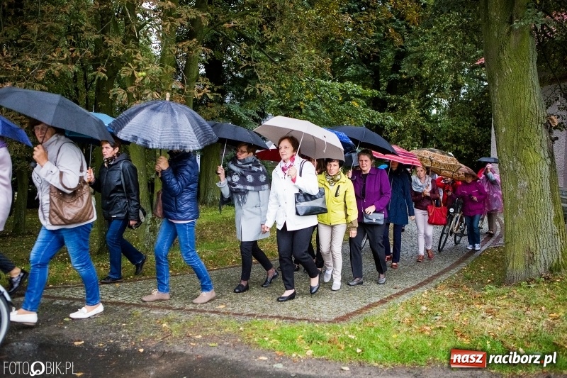 Zdjęcie w galerii na portalu naszraciborz.pl: Pierwszy dzień obchodów 750-lecia Pietrowic Wielkich oraz 350-lecia kościółka pw. św. Krzyża wiadomości z regionu