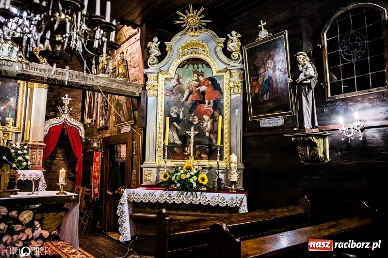 Zdjęcie w galerii na portalu naszraciborz.pl: Pierwszy dzień obchodów 750-lecia Pietrowic Wielkich oraz 350-lecia kościółka pw. św. Krzyża wiadomości z regionu