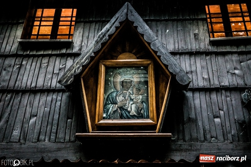 Zdjęcie w galerii na portalu naszraciborz.pl: Pierwszy dzień obchodów 750-lecia Pietrowic Wielkich oraz 350-lecia kościółka pw. św. Krzyża wiadomości z regionu