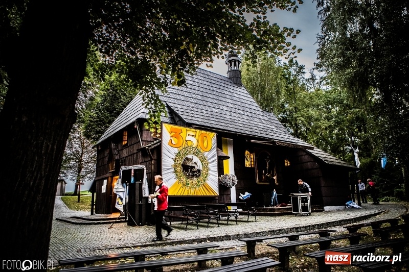 Zdjęcie w galerii na portalu naszraciborz.pl: Pierwszy dzień obchodów 750-lecia Pietrowic Wielkich oraz 350-lecia kościółka pw. św. Krzyża wiadomości z regionu
