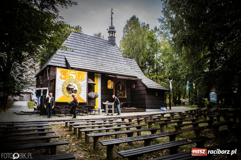 Zdjęcie w galerii na portalu naszraciborz.pl: Pierwszy dzień obchodów 750-lecia Pietrowic Wielkich oraz 350-lecia kościółka pw. św. Krzyża wiadomości z regionu