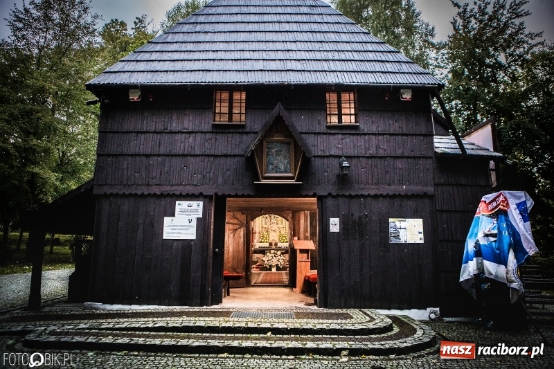 Zdjęcie w galerii na portalu naszraciborz.pl: Pierwszy dzień obchodów 750-lecia Pietrowic Wielkich oraz 350-lecia kościółka pw. św. Krzyża wiadomości z regionu