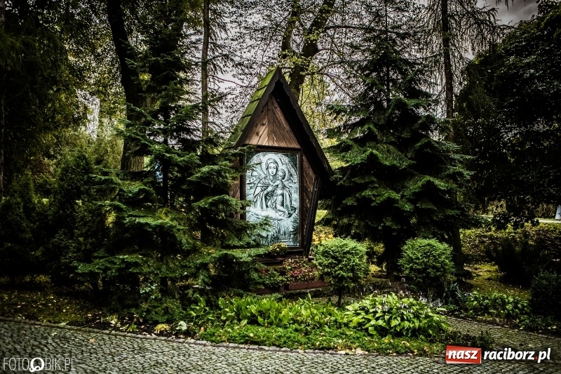 Zdjęcie w galerii na portalu naszraciborz.pl: Pierwszy dzień obchodów 750-lecia Pietrowic Wielkich oraz 350-lecia kościółka pw. św. Krzyża wiadomości z regionu