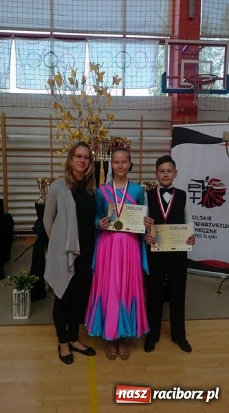 Zdjęcie w galerii na portalu naszraciborz.pl: Pary KTT Rewia z MDK rozpoczęły nowy sezon z sukcesem wiadomości z regionu