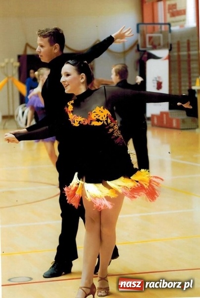 Zdjęcie w galerii na portalu naszraciborz.pl: Pary KTT Rewia z MDK rozpoczęły nowy sezon z sukcesem wiadomości z regionu
