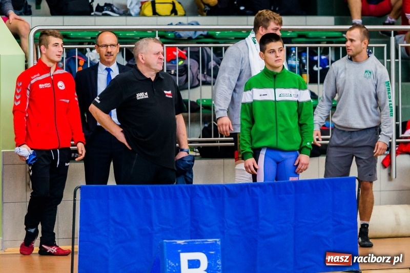 Zdjęcie w galerii na portalu naszraciborz.pl: W Arenie Rafako trwają mistrzostwa Polski seniorów w zapasach  wiadomości z regionu