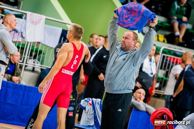 Zdjęcie w galerii na portalu naszraciborz.pl: W Arenie Rafako trwają mistrzostwa Polski seniorów w zapasach  wiadomości z regionu