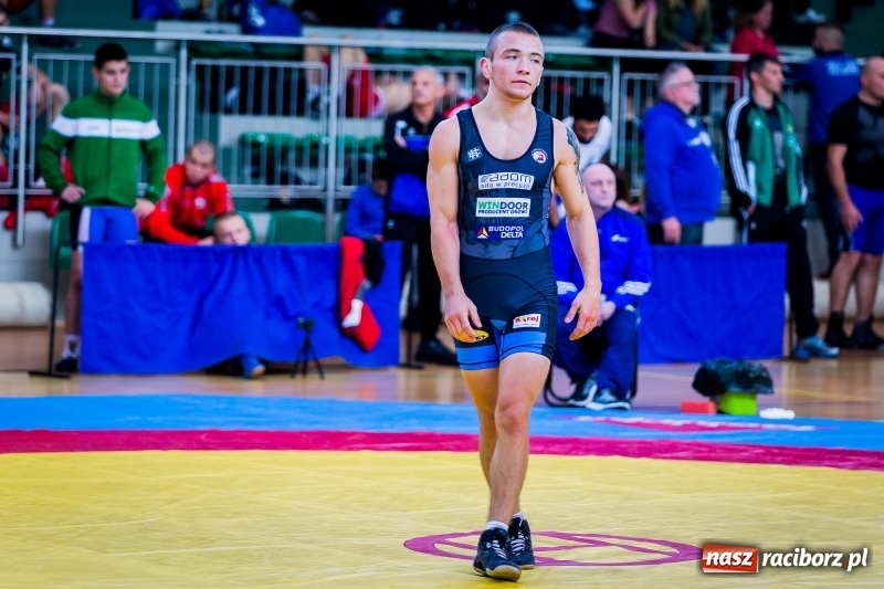 Zdjęcie w galerii na portalu naszraciborz.pl: W Arenie Rafako trwają mistrzostwa Polski seniorów w zapasach  wiadomości z regionu