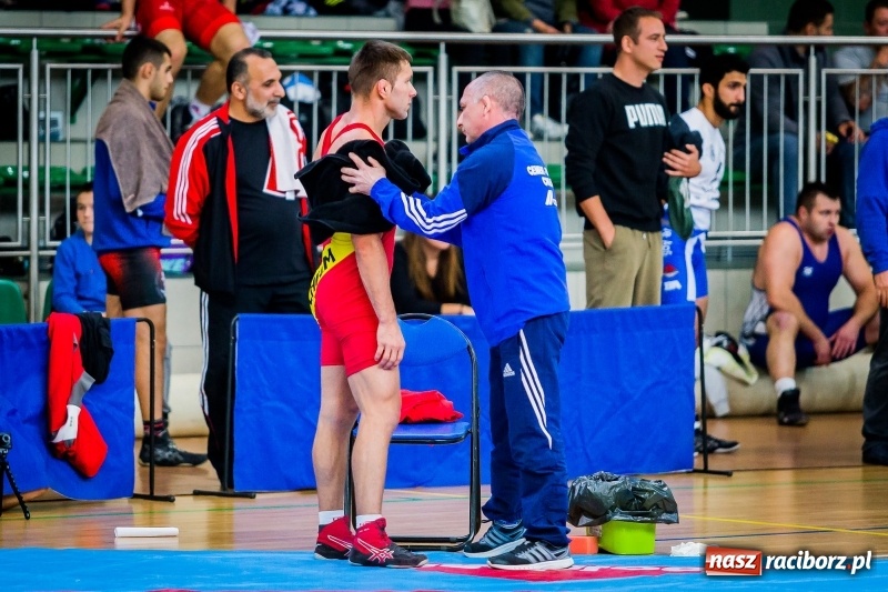 Zdjęcie w galerii na portalu naszraciborz.pl: W Arenie Rafako trwają mistrzostwa Polski seniorów w zapasach  wiadomości z regionu