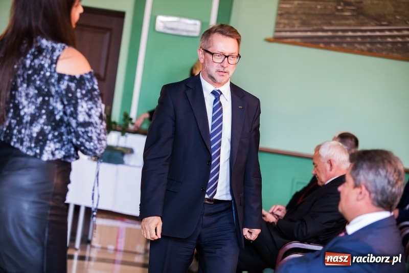 Zdjęcie w galerii na portalu naszraciborz.pl: Dzień Energetyka - oficjalne obchody w pałacyku Rafako. Jubileusze, nagrody i wyróżnienia wiadomości z regionu