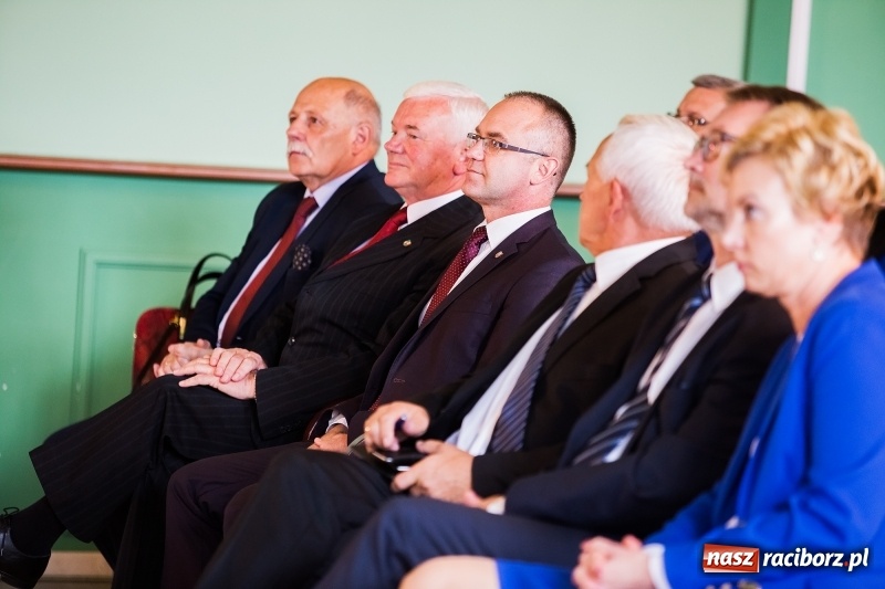 Zdjęcie w galerii na portalu naszraciborz.pl: Dzień Energetyka - oficjalne obchody w pałacyku Rafako. Jubileusze, nagrody i wyróżnienia wiadomości z regionu