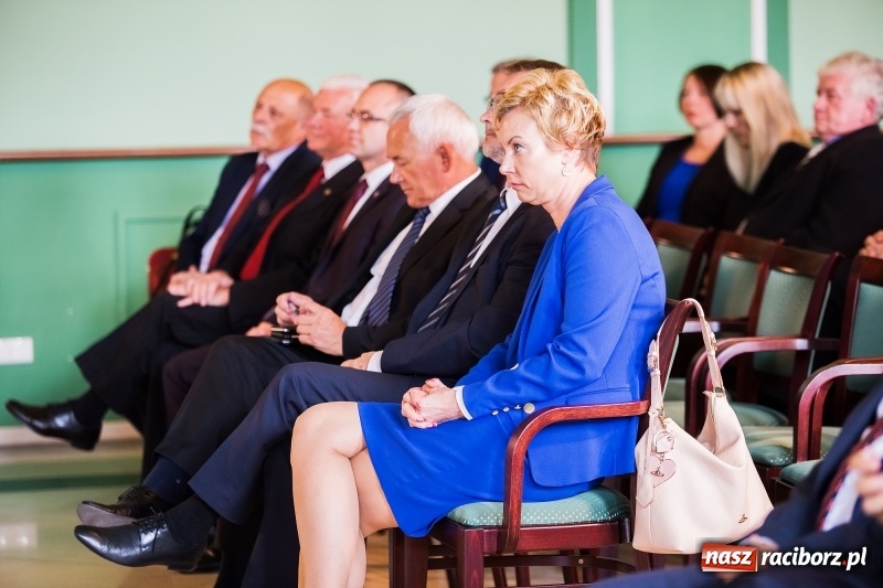 Zdjęcie w galerii na portalu naszraciborz.pl: Dzień Energetyka - oficjalne obchody w pałacyku Rafako. Jubileusze, nagrody i wyróżnienia wiadomości z regionu