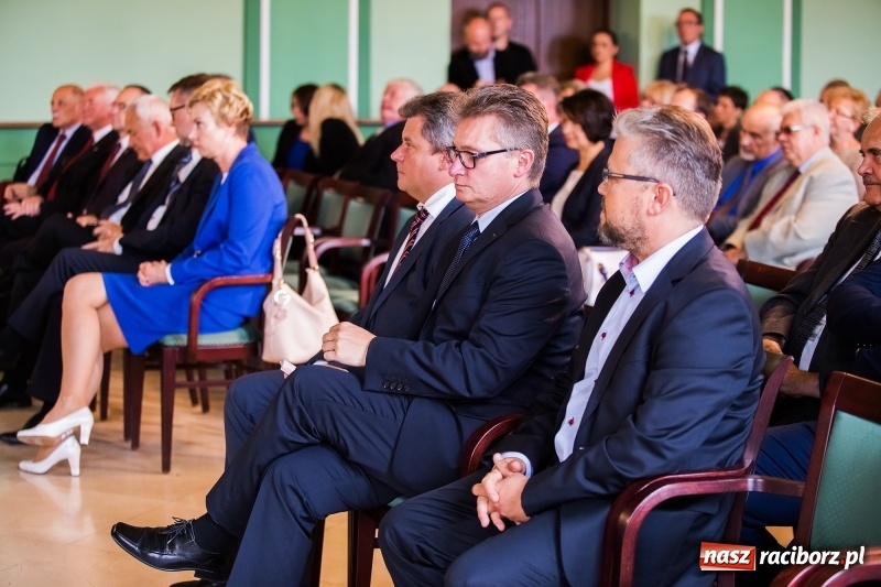 Zdjęcie w galerii na portalu naszraciborz.pl: Dzień Energetyka - oficjalne obchody w pałacyku Rafako. Jubileusze, nagrody i wyróżnienia wiadomości z regionu