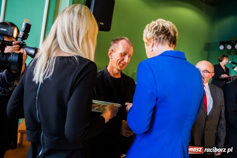 Zdjęcie w galerii na portalu naszraciborz.pl: Dzień Energetyka - oficjalne obchody w pałacyku Rafako. Jubileusze, nagrody i wyróżnienia wiadomości z regionu