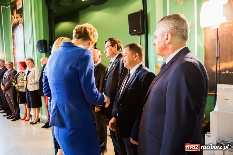 Zdjęcie w galerii na portalu naszraciborz.pl: Dzień Energetyka - oficjalne obchody w pałacyku Rafako. Jubileusze, nagrody i wyróżnienia wiadomości z regionu