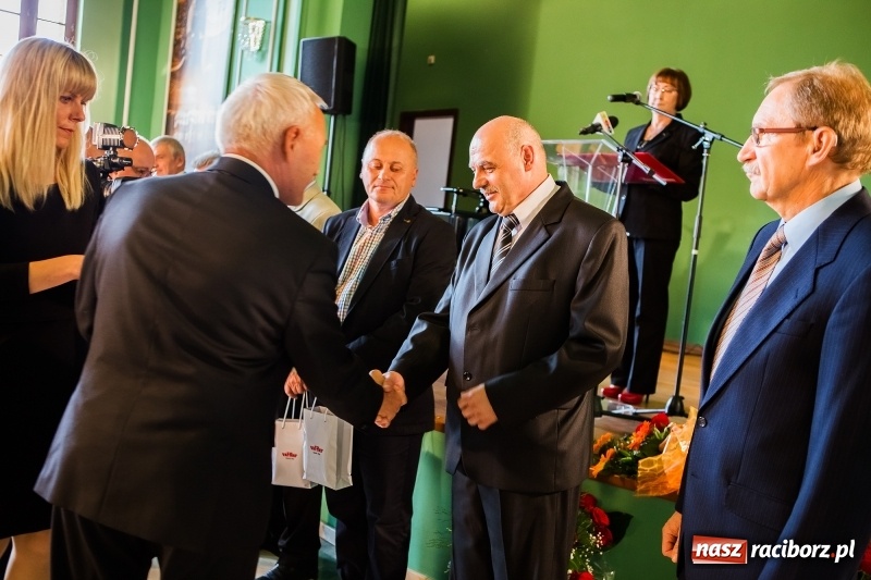 Zdjęcie w galerii na portalu naszraciborz.pl: Dzień Energetyka - oficjalne obchody w pałacyku Rafako. Jubileusze, nagrody i wyróżnienia wiadomości z regionu