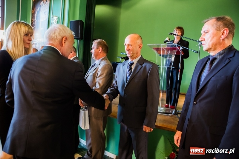 Zdjęcie w galerii na portalu naszraciborz.pl: Dzień Energetyka - oficjalne obchody w pałacyku Rafako. Jubileusze, nagrody i wyróżnienia wiadomości z regionu