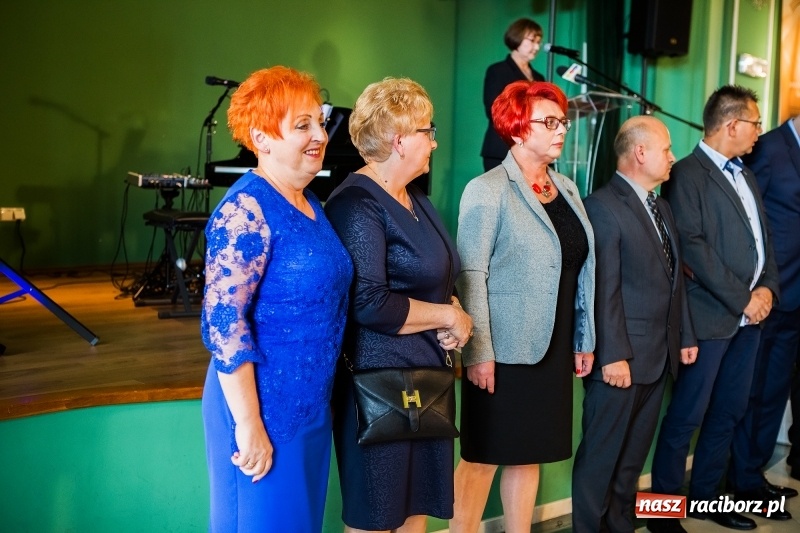 Zdjęcie w galerii na portalu naszraciborz.pl: Dzień Energetyka - oficjalne obchody w pałacyku Rafako. Jubileusze, nagrody i wyróżnienia wiadomości z regionu