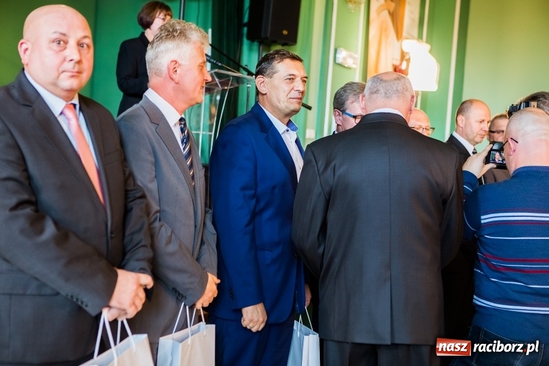 Zdjęcie w galerii na portalu naszraciborz.pl: Dzień Energetyka - oficjalne obchody w pałacyku Rafako. Jubileusze, nagrody i wyróżnienia wiadomości z regionu