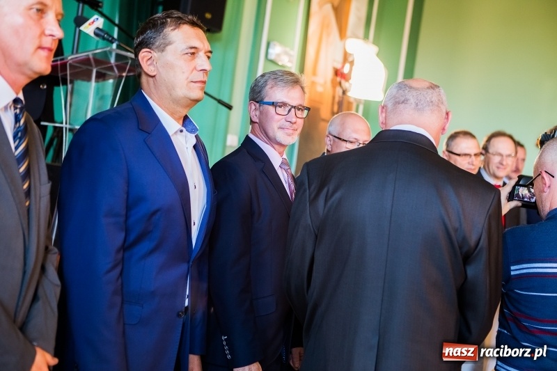 Zdjęcie w galerii na portalu naszraciborz.pl: Dzień Energetyka - oficjalne obchody w pałacyku Rafako. Jubileusze, nagrody i wyróżnienia wiadomości z regionu