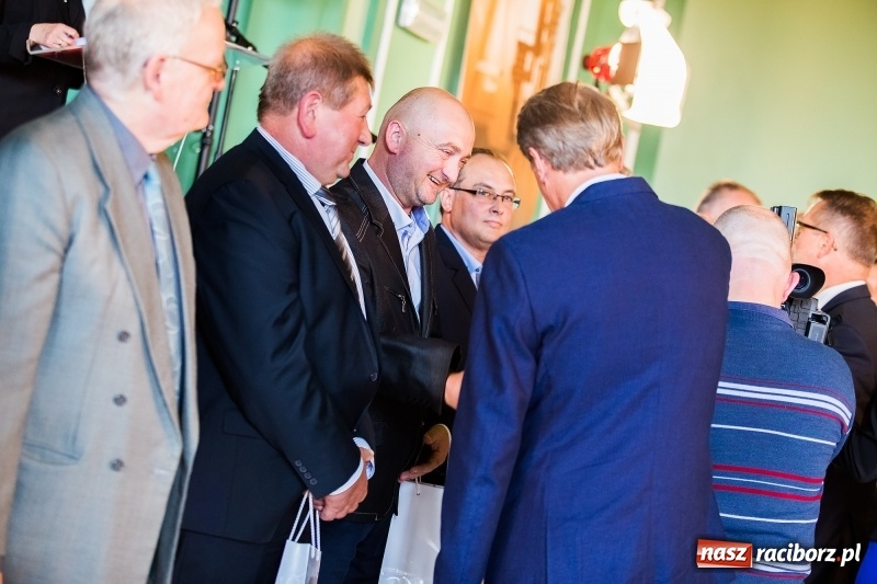 Zdjęcie w galerii na portalu naszraciborz.pl: Dzień Energetyka - oficjalne obchody w pałacyku Rafako. Jubileusze, nagrody i wyróżnienia wiadomości z regionu