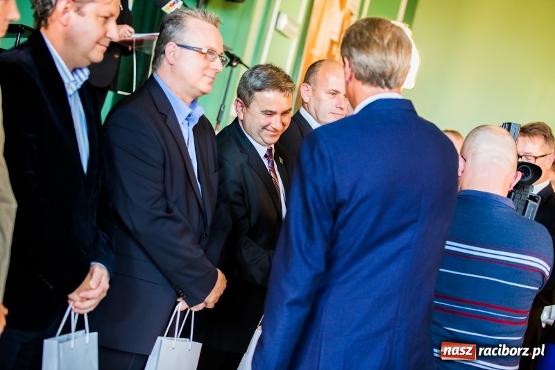 Zdjęcie w galerii na portalu naszraciborz.pl: Dzień Energetyka - oficjalne obchody w pałacyku Rafako. Jubileusze, nagrody i wyróżnienia wiadomości z regionu