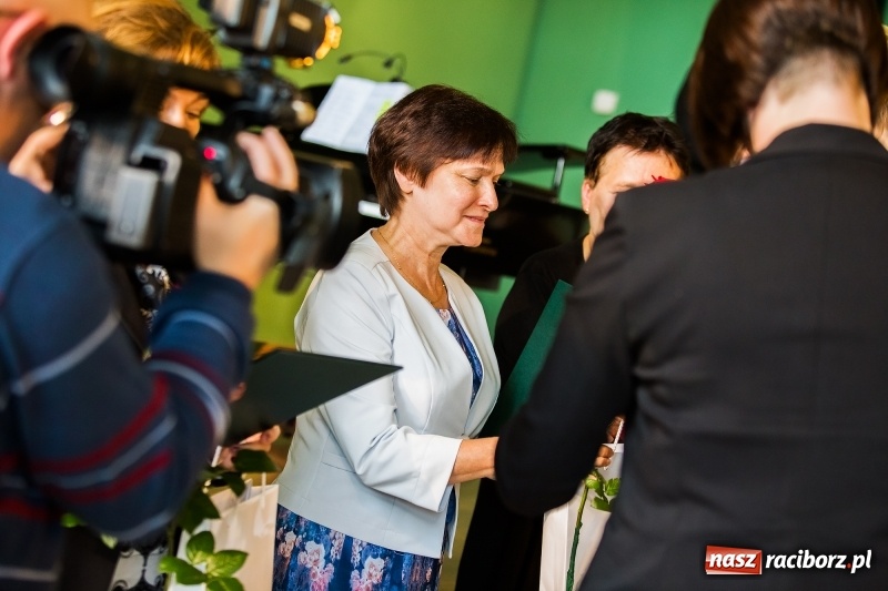 Zdjęcie w galerii na portalu naszraciborz.pl: Dzień Energetyka - oficjalne obchody w pałacyku Rafako. Jubileusze, nagrody i wyróżnienia wiadomości z regionu