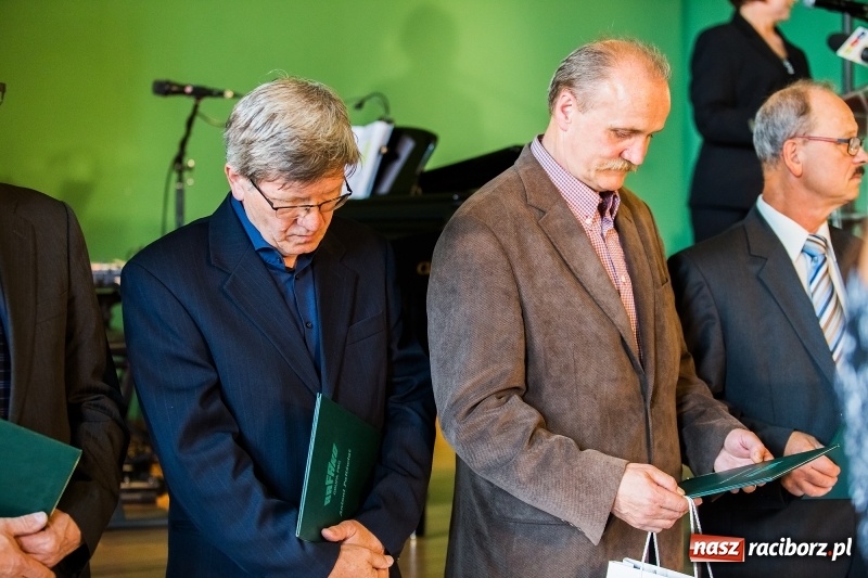 Zdjęcie w galerii na portalu naszraciborz.pl: Dzień Energetyka - oficjalne obchody w pałacyku Rafako. Jubileusze, nagrody i wyróżnienia wiadomości z regionu