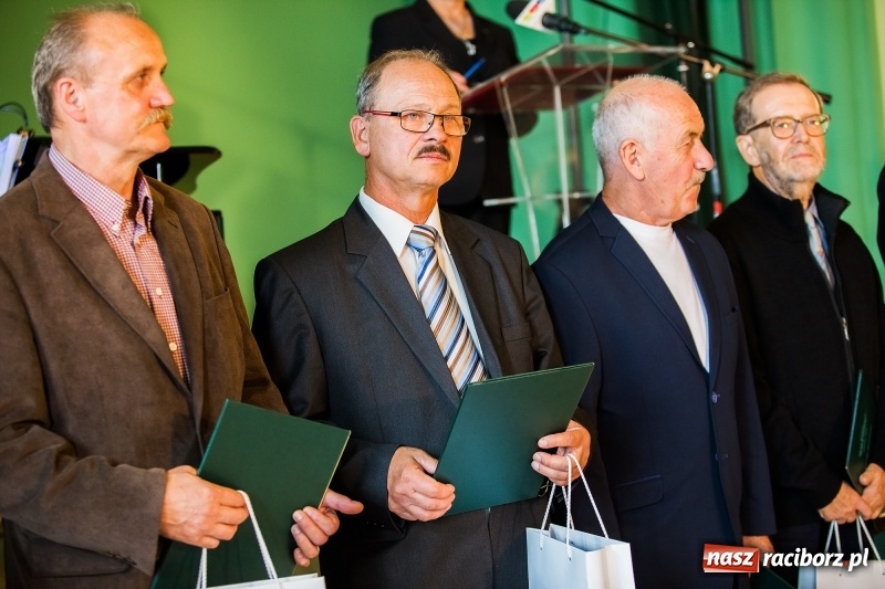 Zdjęcie w galerii na portalu naszraciborz.pl: Dzień Energetyka - oficjalne obchody w pałacyku Rafako. Jubileusze, nagrody i wyróżnienia wiadomości z regionu