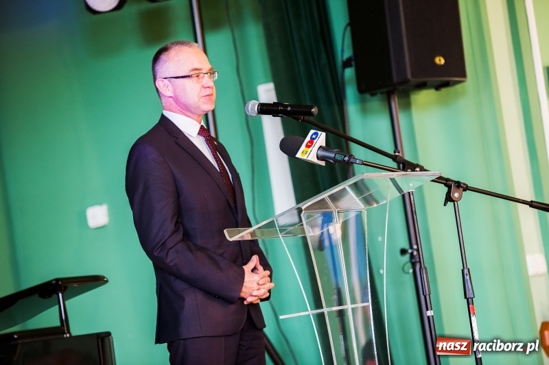 Zdjęcie w galerii na portalu naszraciborz.pl: Dzień Energetyka - oficjalne obchody w pałacyku Rafako. Jubileusze, nagrody i wyróżnienia wiadomości z regionu