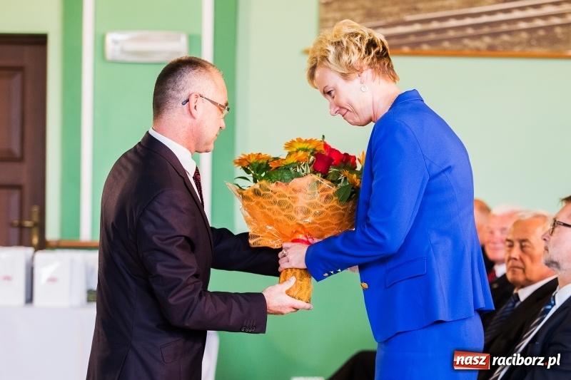 Zdjęcie w galerii na portalu naszraciborz.pl: Dzień Energetyka - oficjalne obchody w pałacyku Rafako. Jubileusze, nagrody i wyróżnienia wiadomości z regionu