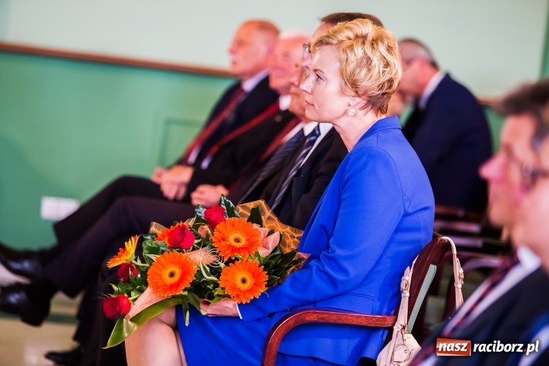 Zdjęcie w galerii na portalu naszraciborz.pl: Dzień Energetyka - oficjalne obchody w pałacyku Rafako. Jubileusze, nagrody i wyróżnienia wiadomości z regionu