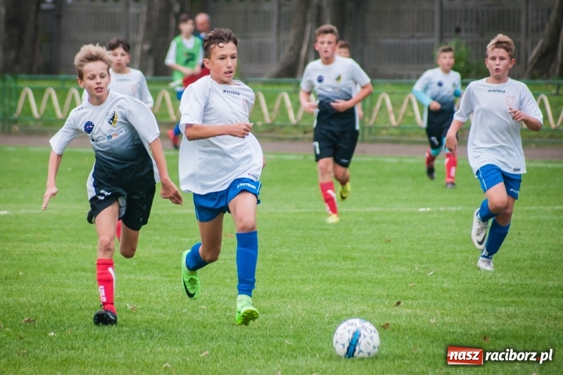 Zdjęcie w galerii na portalu naszraciborz.pl: Trampkarze Lubomi lepsi przy Wyszyńskiego wiadomości z regionu
