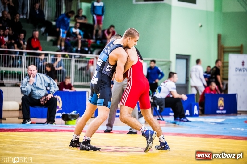 Zdjęcie w galerii na portalu naszraciborz.pl: Mistrzostwa Polski w zapasach w Arenie Rafako. Trzy medale dla Unii Racibórz wiadomości z regionu