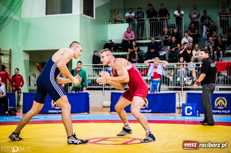 Zdjęcie w galerii na portalu naszraciborz.pl: Mistrzostwa Polski w zapasach w Arenie Rafako. Trzy medale dla Unii Racibórz wiadomości z regionu