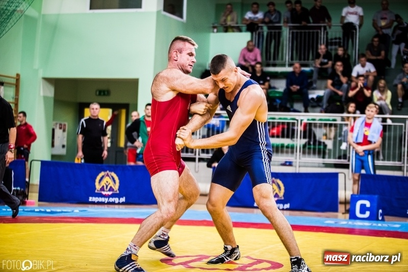 Zdjęcie w galerii na portalu naszraciborz.pl: Mistrzostwa Polski w zapasach w Arenie Rafako. Trzy medale dla Unii Racibórz wiadomości z regionu