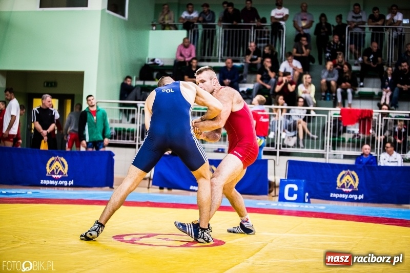 Zdjęcie w galerii na portalu naszraciborz.pl: Mistrzostwa Polski w zapasach w Arenie Rafako. Trzy medale dla Unii Racibórz wiadomości z regionu