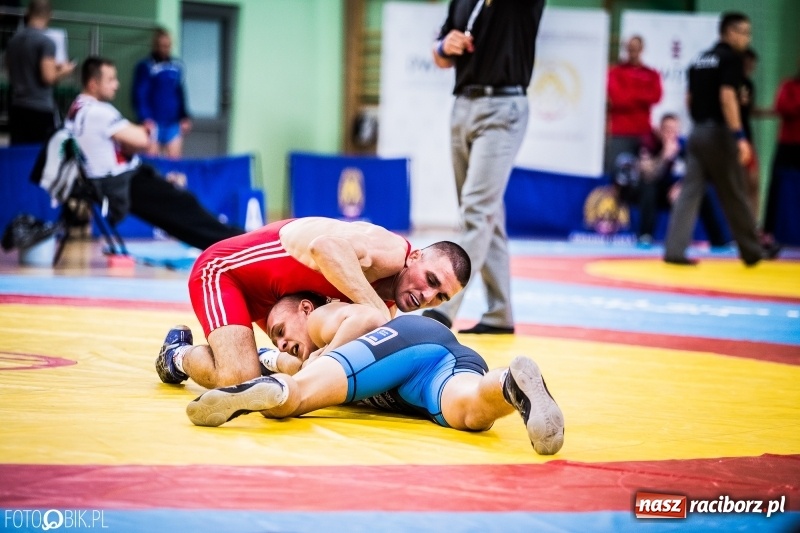 Zdjęcie w galerii na portalu naszraciborz.pl: Mistrzostwa Polski w zapasach w Arenie Rafako. Trzy medale dla Unii Racibórz wiadomości z regionu