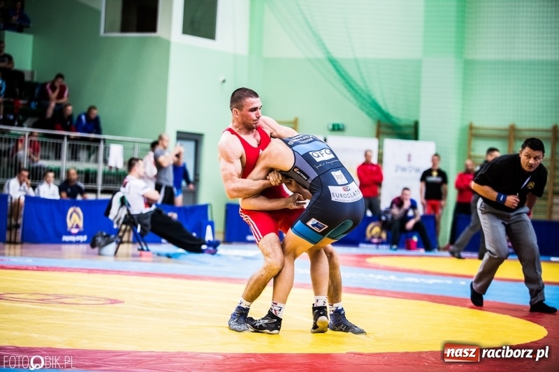 Zdjęcie w galerii na portalu naszraciborz.pl: Mistrzostwa Polski w zapasach w Arenie Rafako. Trzy medale dla Unii Racibórz wiadomości z regionu