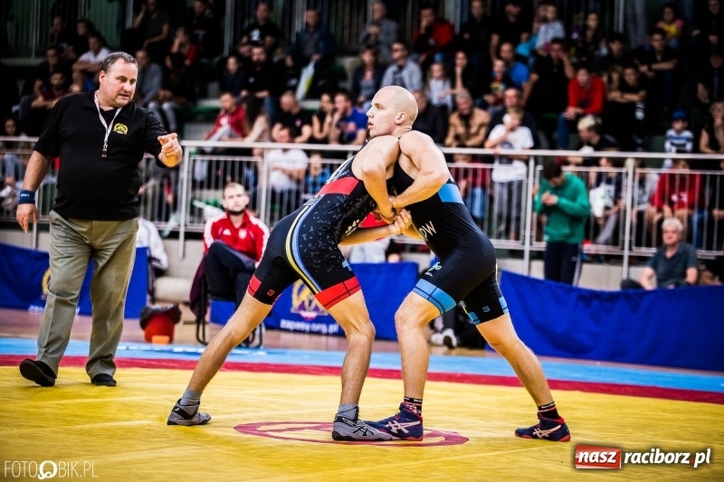 Zdjęcie w galerii na portalu naszraciborz.pl: Mistrzostwa Polski w zapasach w Arenie Rafako. Trzy medale dla Unii Racibórz wiadomości z regionu
