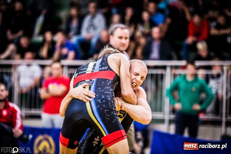 Zdjęcie w galerii na portalu naszraciborz.pl: Mistrzostwa Polski w zapasach w Arenie Rafako. Trzy medale dla Unii Racibórz wiadomości z regionu