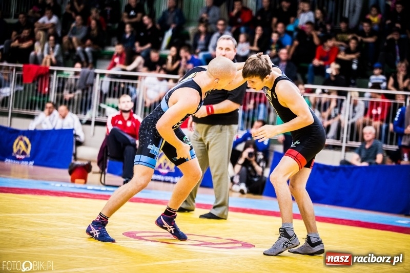 Zdjęcie w galerii na portalu naszraciborz.pl: Mistrzostwa Polski w zapasach w Arenie Rafako. Trzy medale dla Unii Racibórz wiadomości z regionu