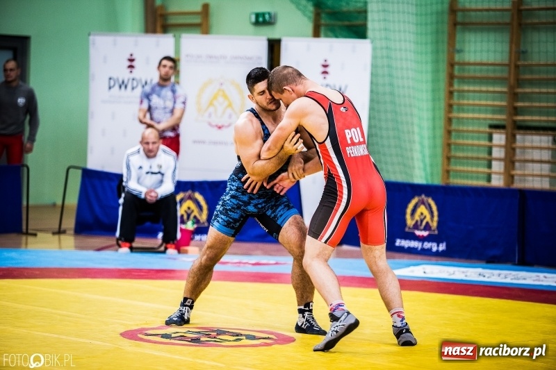 Zdjęcie w galerii na portalu naszraciborz.pl: Mistrzostwa Polski w zapasach w Arenie Rafako. Trzy medale dla Unii Racibórz wiadomości z regionu