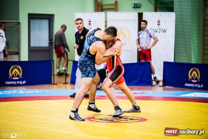 Zdjęcie w galerii na portalu naszraciborz.pl: Mistrzostwa Polski w zapasach w Arenie Rafako. Trzy medale dla Unii Racibórz wiadomości z regionu