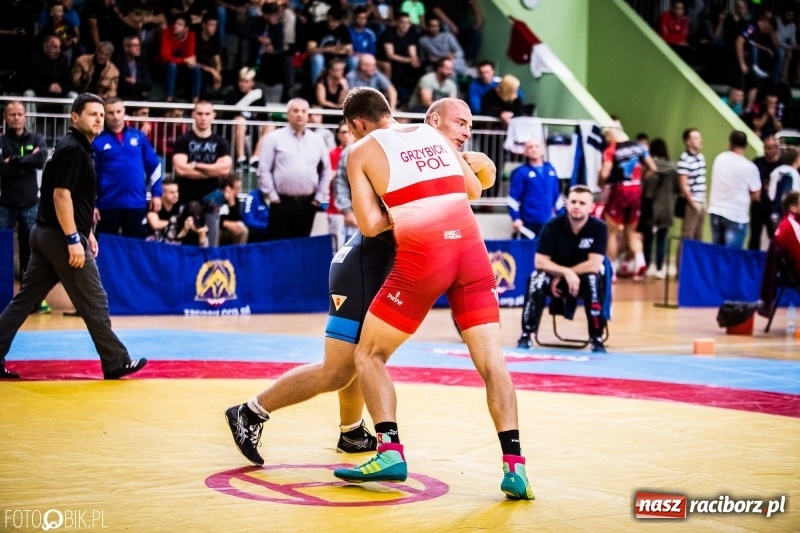Zdjęcie w galerii na portalu naszraciborz.pl: Mistrzostwa Polski w zapasach w Arenie Rafako. Trzy medale dla Unii Racibórz wiadomości z regionu