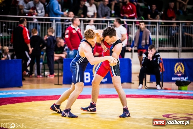 Zdjęcie w galerii na portalu naszraciborz.pl: Mistrzostwa Polski w zapasach w Arenie Rafako. Trzy medale dla Unii Racibórz wiadomości z regionu