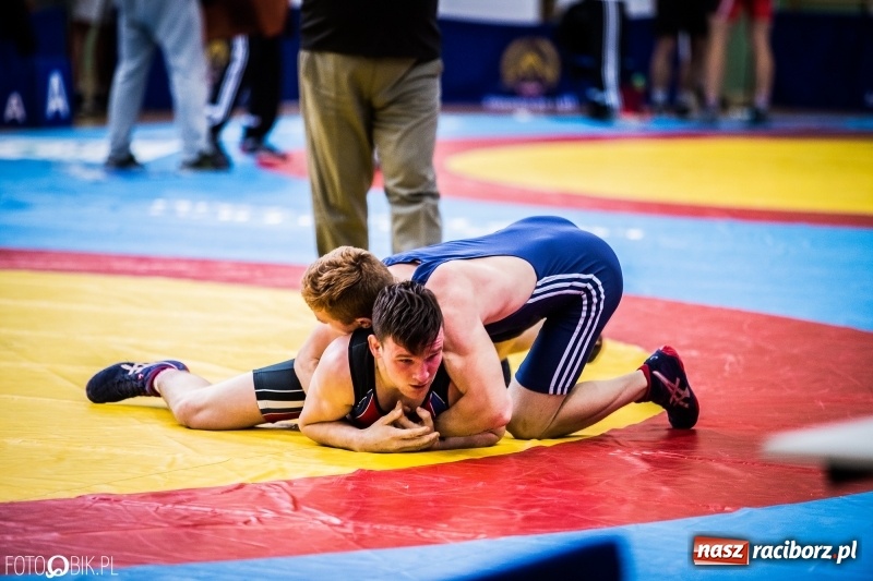 Zdjęcie w galerii na portalu naszraciborz.pl: Mistrzostwa Polski w zapasach w Arenie Rafako. Trzy medale dla Unii Racibórz wiadomości z regionu