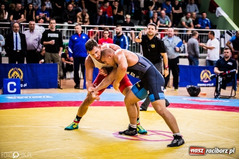 Zdjęcie w galerii na portalu naszraciborz.pl: Mistrzostwa Polski w zapasach w Arenie Rafako. Trzy medale dla Unii Racibórz wiadomości z regionu
