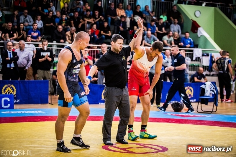 Zdjęcie w galerii na portalu naszraciborz.pl: Mistrzostwa Polski w zapasach w Arenie Rafako. Trzy medale dla Unii Racibórz wiadomości z regionu
